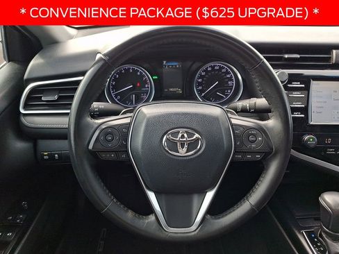 Used 2018 Toyota Camry SE w/ Moonroof Package FWD image 19