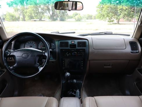 Used 2000 Toyota 4Runner SR5 image 16