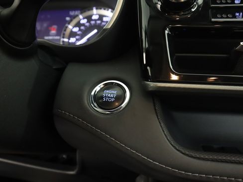 Used 2022 Toyota Highlander Platinum image 50