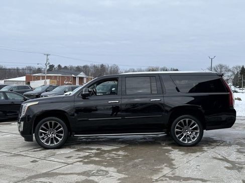 Used 2019 Cadillac Escalade ESV Premium Luxury image 4