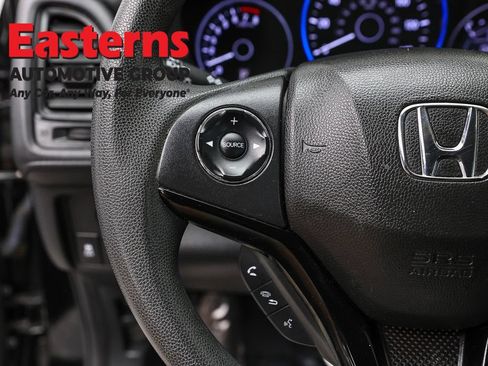 Used 2021 Honda HR-V LX image 14