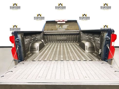 Used 2021 Chevrolet Silverado 1500 High Country w/ Technology Package image 31