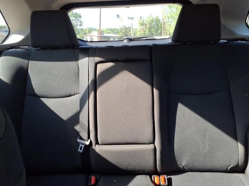 Used 2021 Toyota RAV4 LE AWD/4WD image 17