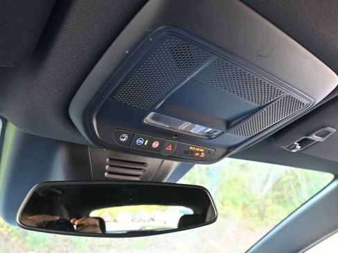 Used 2025 Chevrolet Equinox EV LT w/ Convenience Package image 31