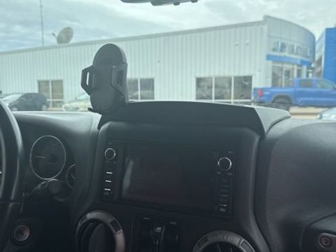 Used 2016 Jeep Wrangler Unlimited Sport image 3