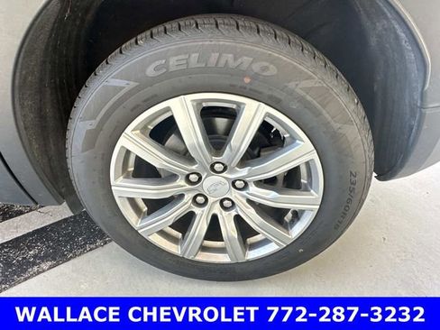 Used 2023 Cadillac XT4 Premium Luxury image 9