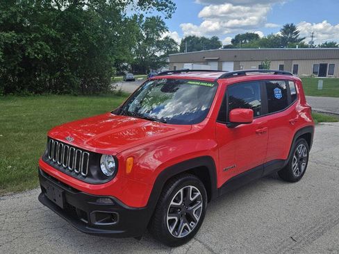 Used 2018 Jeep Renegade Latitude FWD image 1