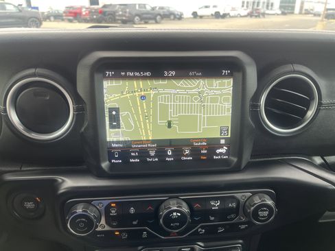 Used 2019 Jeep Wrangler Unlimited Sahara w/ Quick Order Package 24M Moab image 23