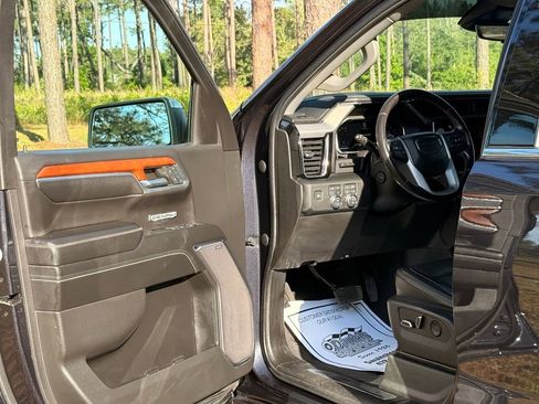 Used 2022 GMC Sierra 1500 Denali w/ Denali Reserve Package AWD/4WD image 17