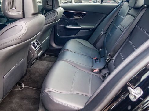 Used 2025 Mercedes-Benz C 300 4MATIC Sedan image 18