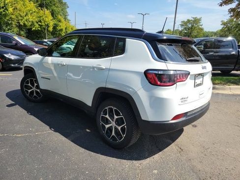 Used 2024 Jeep Compass Limited AWD/4WD image 5