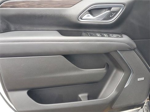 Certified 2022 Chevrolet Suburban LT w/ Luxury Package image 16