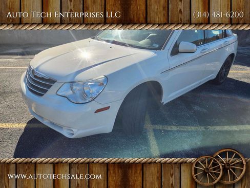 Used 2010 Chrysler Sebring Limited image 1
