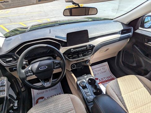 Used 2021 Ford Escape SE image 15