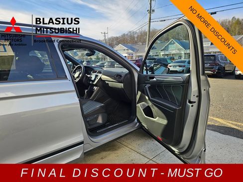 Used 2022 Volkswagen Tiguan SE R-Line image 14