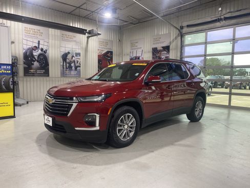Used 2023 Chevrolet Traverse LT w/ LPO, Floor Liner Package AWD/4WD image 4