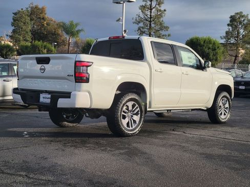 New 2026 Nissan Frontier SV w/ Tow Package AWD/4WD image 2