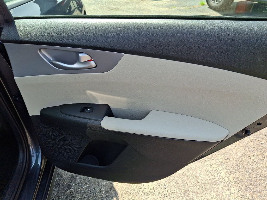 Used 2023 Kia Forte LXS w/ LXS Technology Package FWD image 14