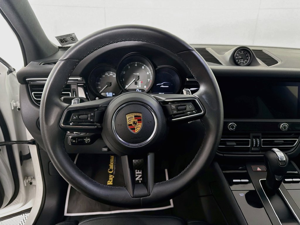 Certified 2023 Porsche Macan AWD/4WD image 12