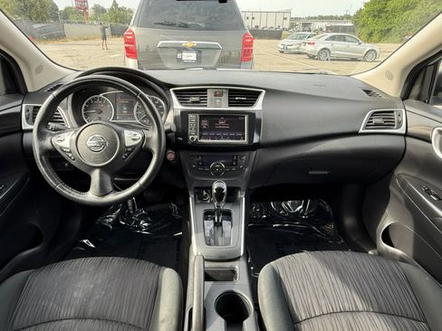 Used 2019 Nissan Sentra SV FWD image 3