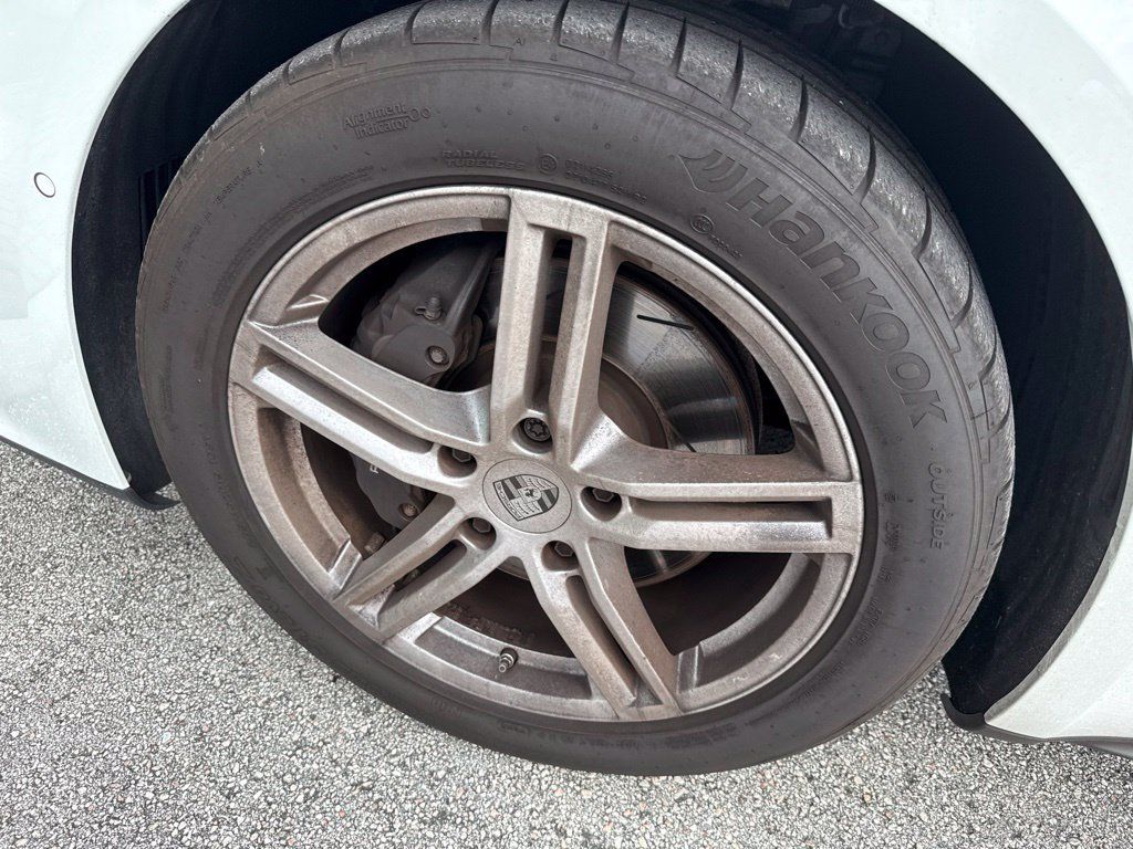 Certified 2025 Porsche Panamera RWD image 34