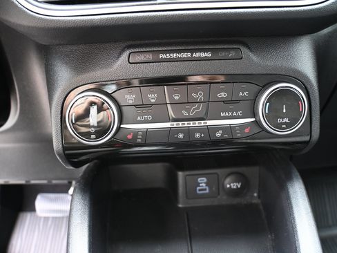 Used 2022 Ford Escape SE w/ SE Sport Appearance Package AWD/4WD image 12