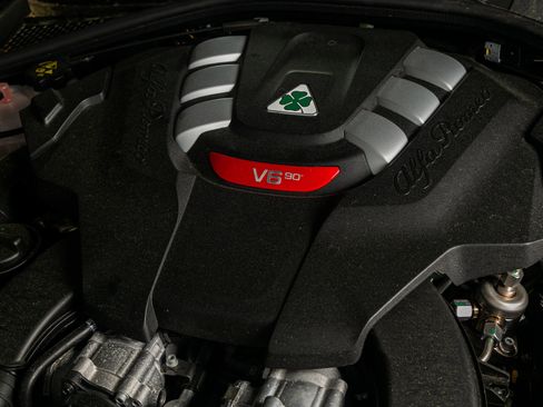 Used 2024 Alfa Romeo Giulia Quadrifoglio image 56