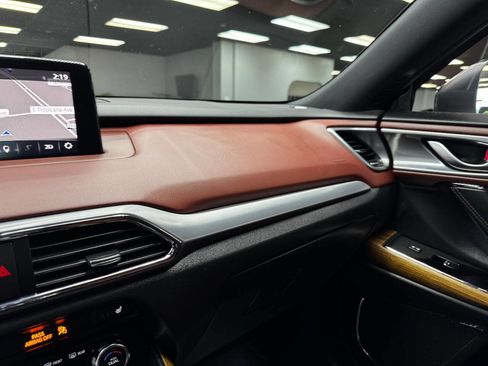 Used 2017 MAZDA CX-9 Signature image 25