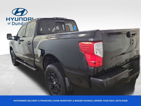 Used 2018 Nissan Titan SV w/ SV Convenience Package image 5