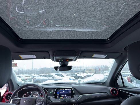 Certified 2022 Chevrolet Blazer RS w/ Enhanced Convenience Package image 28