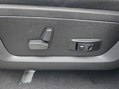 Used 2024 RAM 2500 Laramie image 13