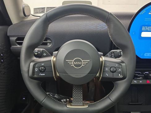 Certified 2025 MINI Cooper 2-Door Hardtop image 15