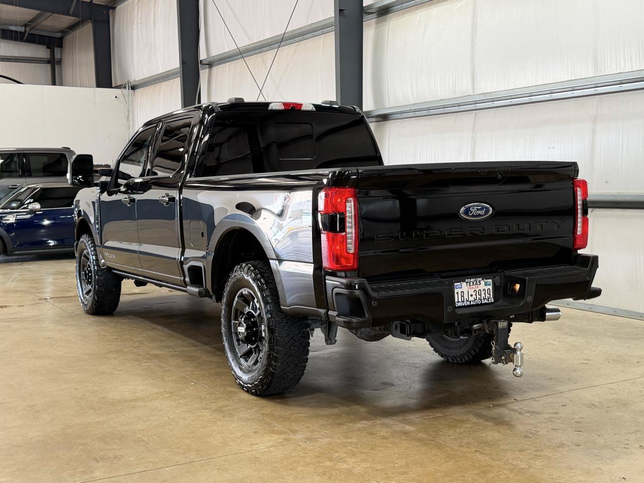 Used 2023 Ford F350 Lariat w/ Lariat Ultimate Package AWD/4WD image 5