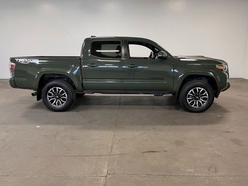 Used 2021 Toyota Tacoma TRD Sport image 2
