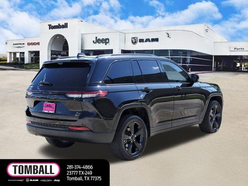 Used 2023 Jeep Grand Cherokee Limited w/ Luxury Tech Group II RWD image 7
