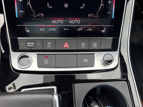 Used 2023 Audi Q7 2.0T Premium w/ Towing Package AWD/4WD image 20