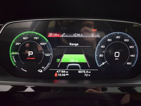 Used 2019 Audi e-tron Premium Plus AWD/4WD image 29