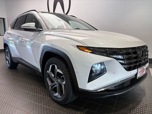 Used 2022 Hyundai Tucson Limited AWD/4WD image 2