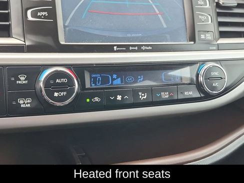 Used 2019 Toyota Highlander XLE AWD/4WD image 22