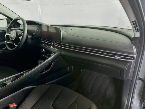 Certified 2024 Hyundai Elantra SEL w/ Convenience Package FWD image 28