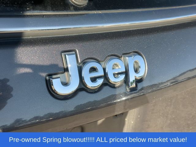 Used 2020 Jeep Compass Latitude FWD image 12