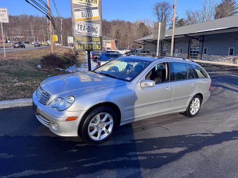 Used 2005 Mercedes-Benz C 240 4MATIC Wagon image 1