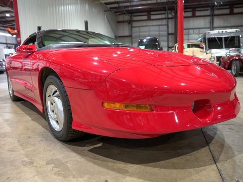 Used 1994 Pontiac Firebird Coupe image 12