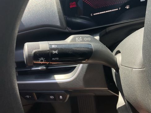 Used 2025 Kia K4 FWD image 23