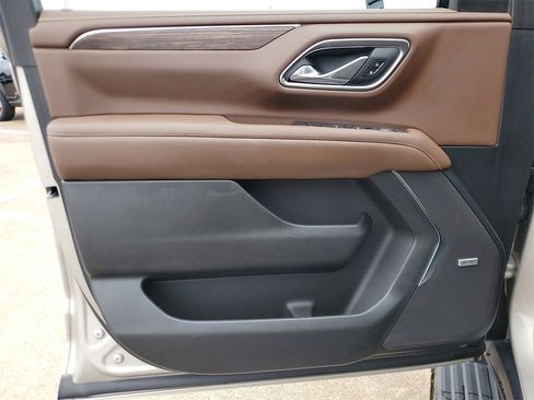 Used 2024 Chevrolet Suburban High Country w/ Premium Package image 20