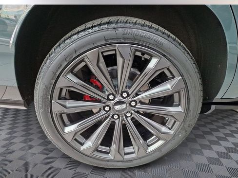 Used 2025 Cadillac Escalade V image 15