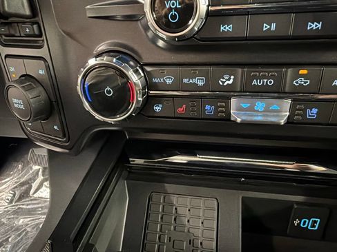 New 2026 Ford F250 Lariat w/ Black Appearance Package AWD/4WD image 14