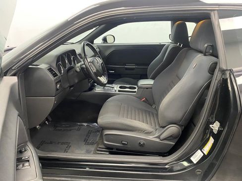 Used 2012 Dodge Challenger SXT image 20