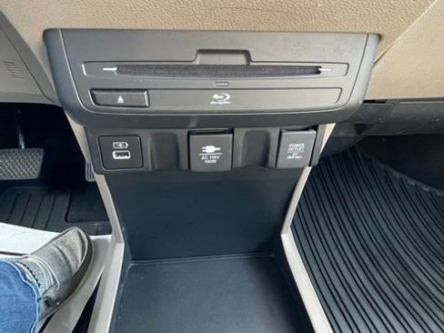 Used 2023 Honda Odyssey Elite image 25