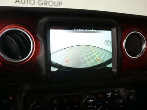 Used 2022 Jeep Wrangler Unlimited Rubicon w/ Cold Weather Group image 6